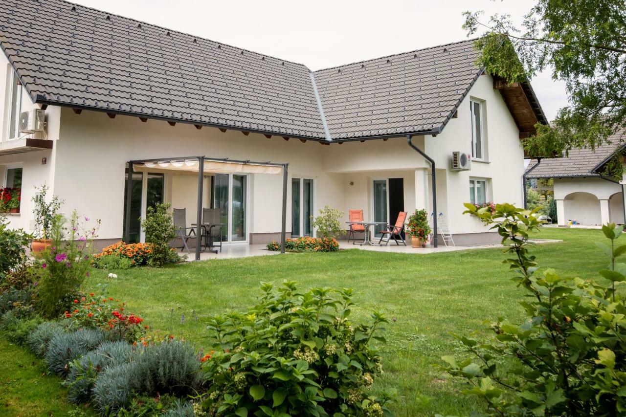 Bed and Breakfast Sobe Meta Брезье Экстерьер фото