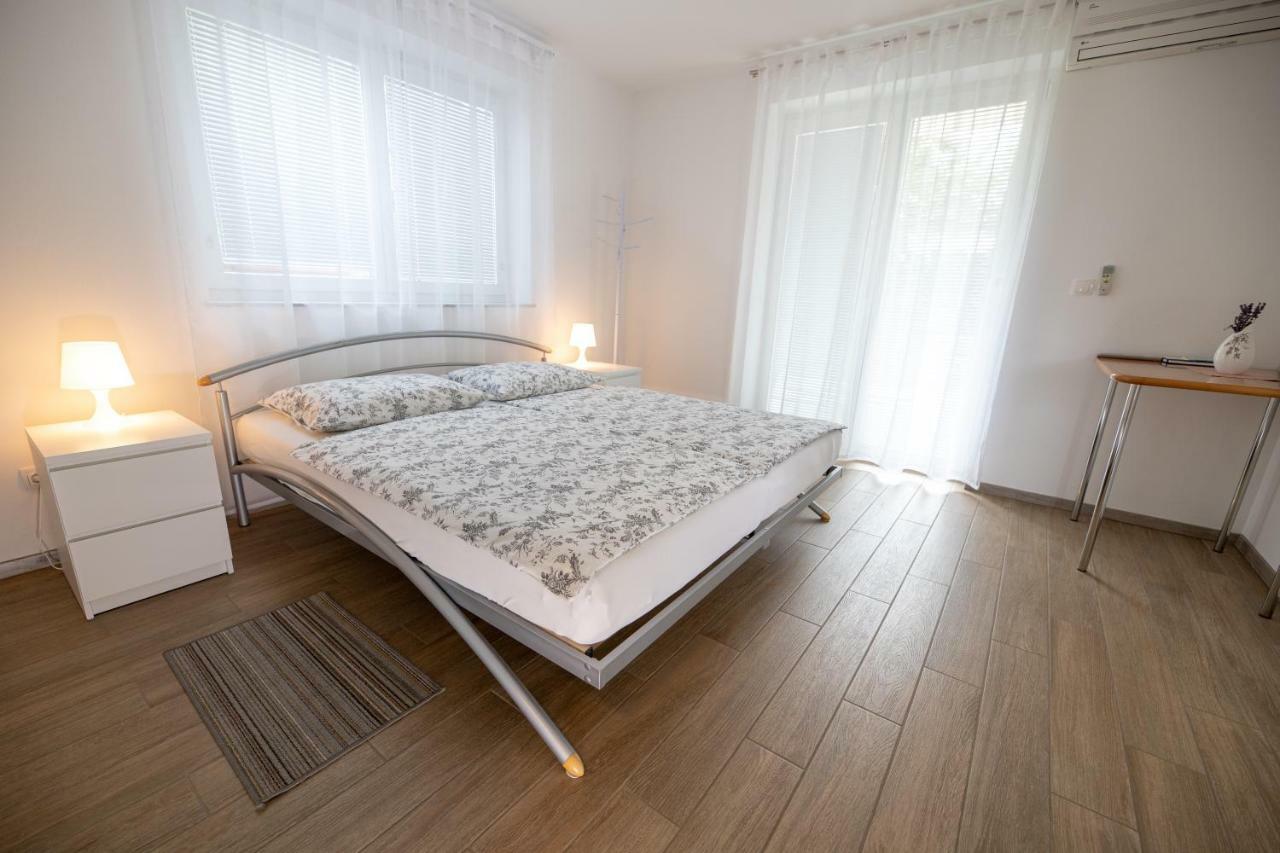 Bed and Breakfast Sobe Meta Брезье Экстерьер фото